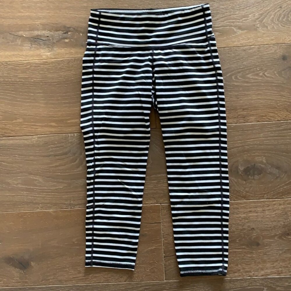 Athleta black/white Capri leggings Sz XS